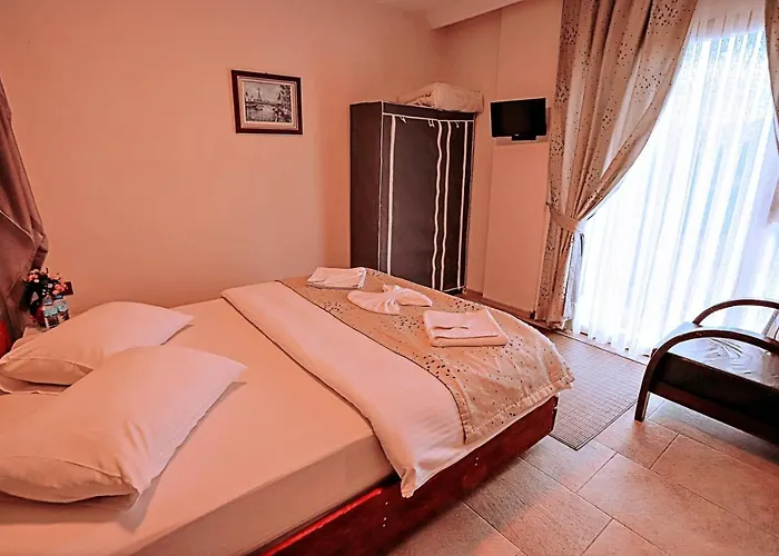 Goedence Hotel Restoran Bungalow Godence photo