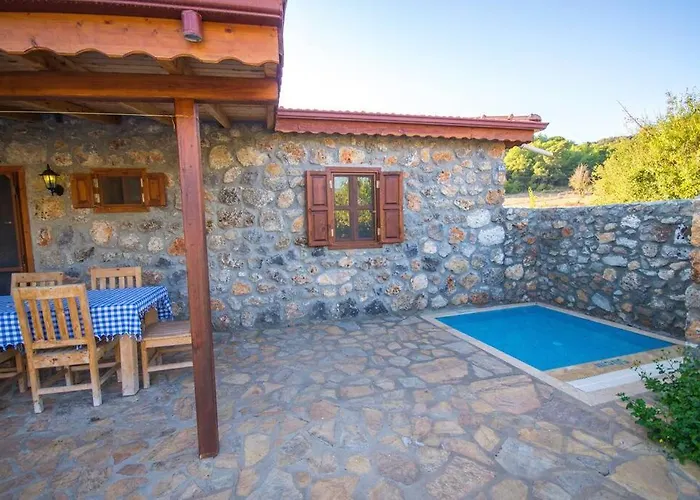 fotos do Havuzu Korunakli Jakuzili Villa Kinali 