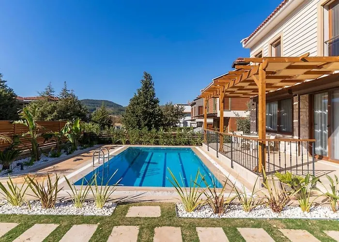 Luxurious Villa With Pool And Great Garden Yelki photo