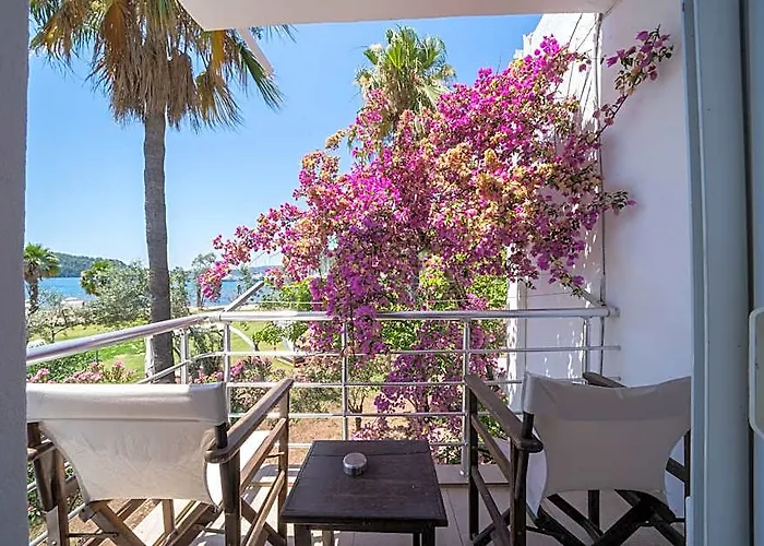 Chillos Beach Orhaniye  사진