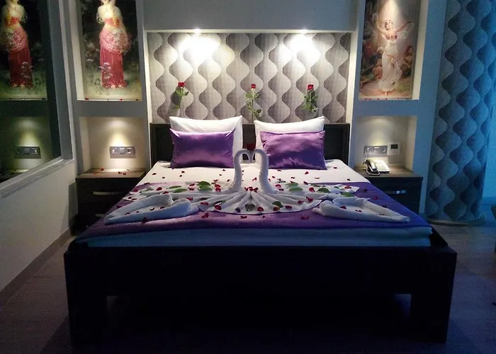 Rey Manes Hotel Salihli photo